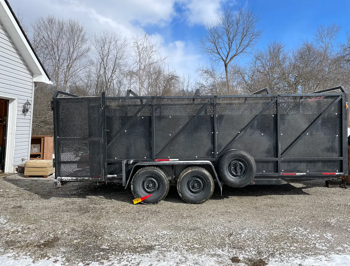 8 Yard Dumpster Rental in Sennett, NY